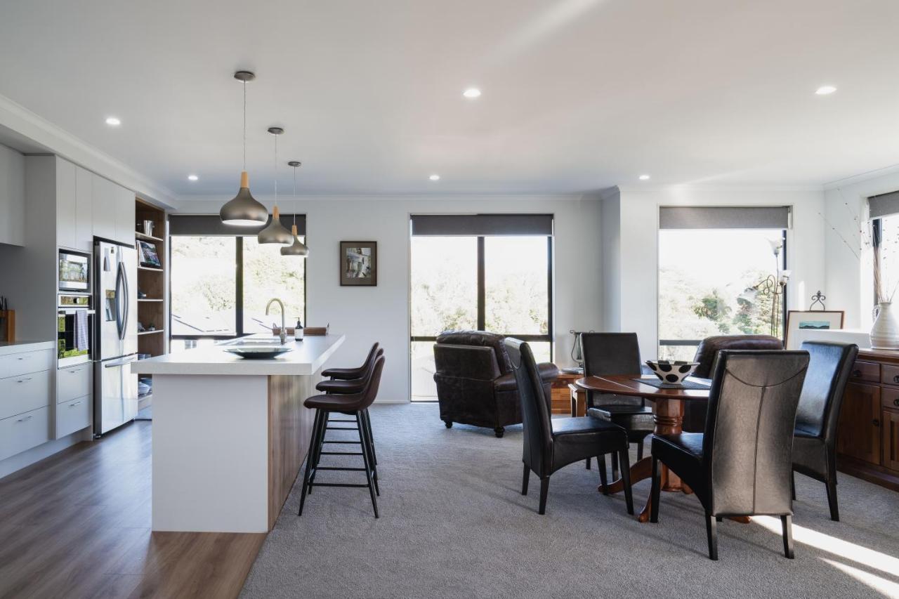 Modern Family Friendly Getaway Villa Dunedin Exterior photo